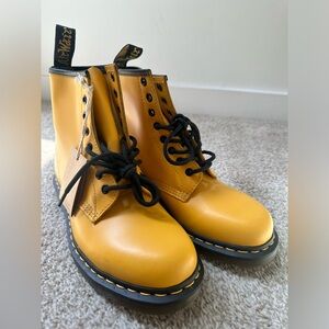 NEW Dr. Martens 1460 Smooth Leather Lace Up Boots in Yellow Size 9